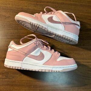 Dunk Low women's GS size 7 (can fit women's 8.5). Valentine's day colour way.